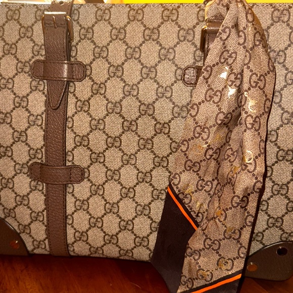 Gucci Buckle Travel Tote GG Coated Canvas with Leather Medium - Picture 2 of 8